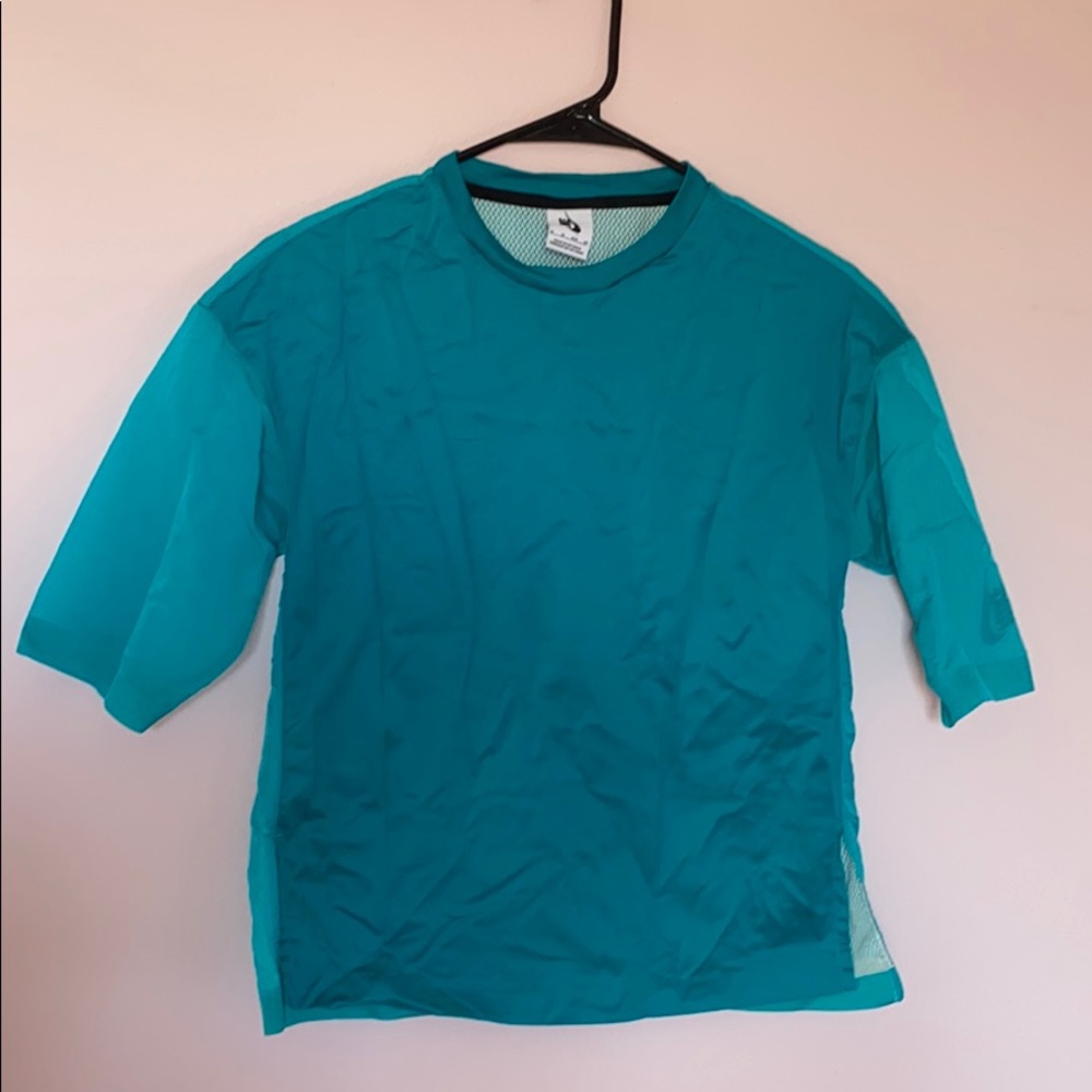 NIKE aqua workout shirt